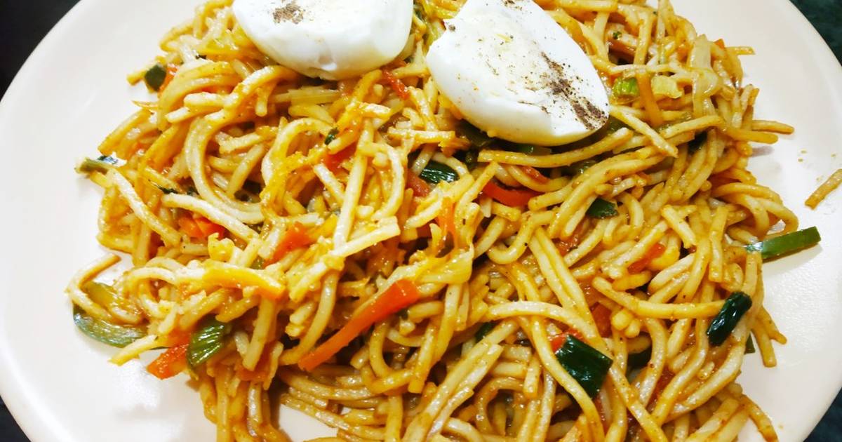 Egg Hakka Noodles Recipe